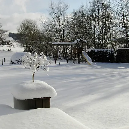 Cushy Holiday With Fenced Garden