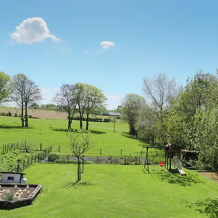 Ferienhaus Cushy Holiday With Fenced Garden