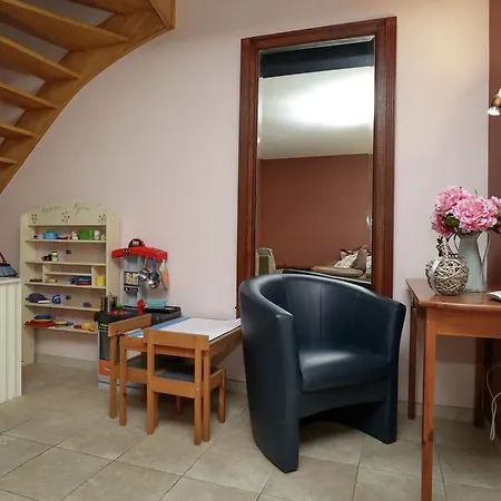 Holiday home Cushy Holiday With Fenced Garden Erneuville