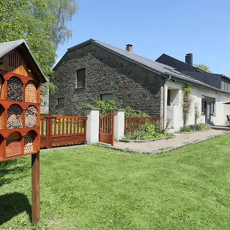 Cushy Holiday With Fenced Garden *